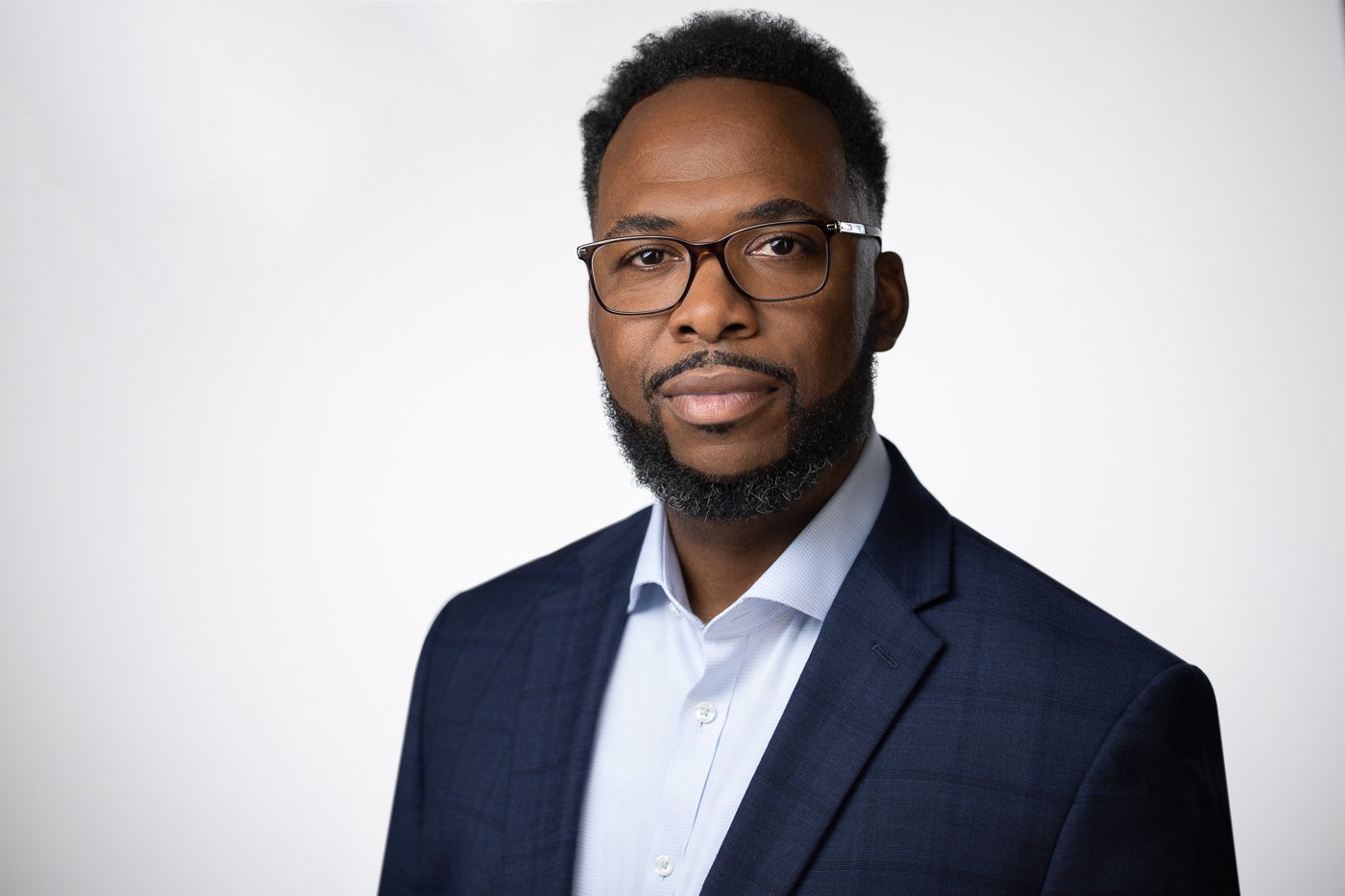 headshots graphic designer moshe zusman headshotdc-1.jpg